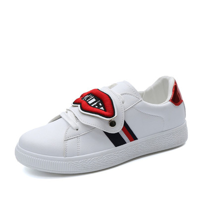 Λευκά γυναικεία πάνινα παπούτσια με  κεντήματα