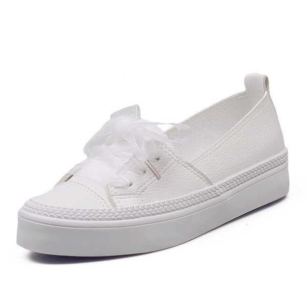 Γλυκά παιδικά μοκασίνια σε δύο χρώματα με κορδέλα