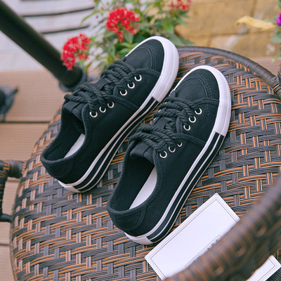 Όμορφα γυναικεία πάνινα παπούτσια κατάλληλα για  την καθημερινή ζωή σε πολλά χρώματα