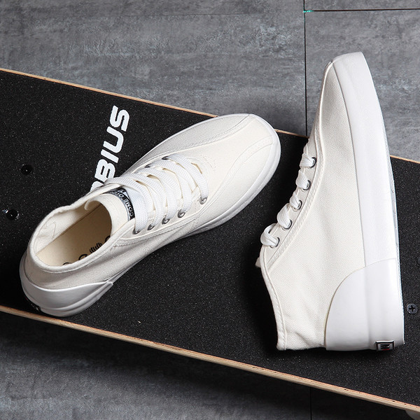 Γυναικεία αθλητικά παπούτσια σε καθαρό μοτίβο σε τρία χρώματα