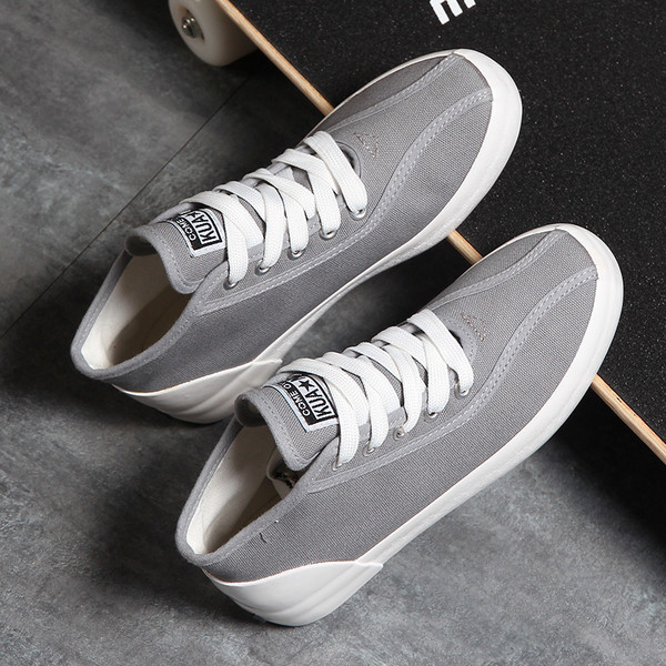 Γυναικεία αθλητικά παπούτσια σε καθαρό μοτίβο σε τρία χρώματα