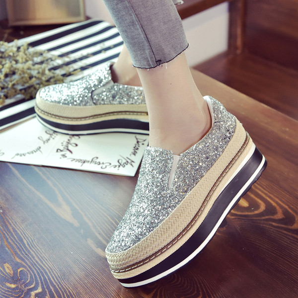 Γυαλιστικά μεταξωτά γυναικεία παπούτσια σε διάφορα χρώματα υψηλής πλατφόρμας