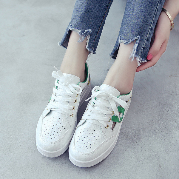 Γυναικείες άνετα παπούτσια με ανοιχτά μέρη σε δύο χρώματα