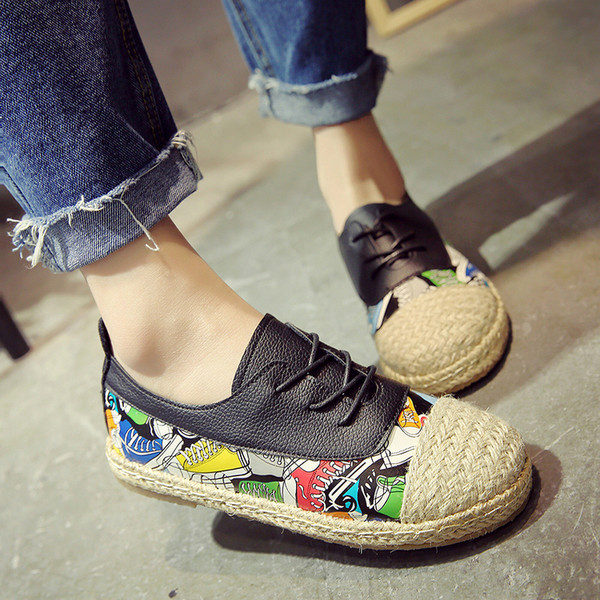 Γυναικεία πάνινα παπούτσια σε δύο αποχρώσεις