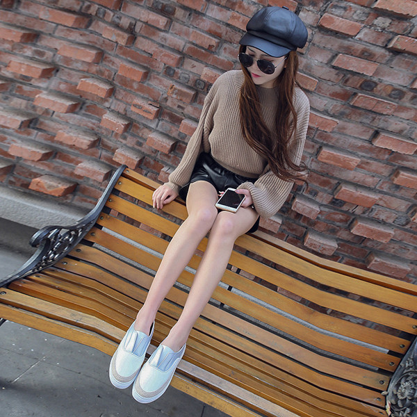 Κομψά γυναικεία δερμάτινα μοκασίνια  σε τρία χρώματα