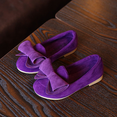 Γλυκά παιδικά μοκασίνια με κορδέλα σε διάφορα χρώματα κατάλληλα για τη καθημερινή ζωή