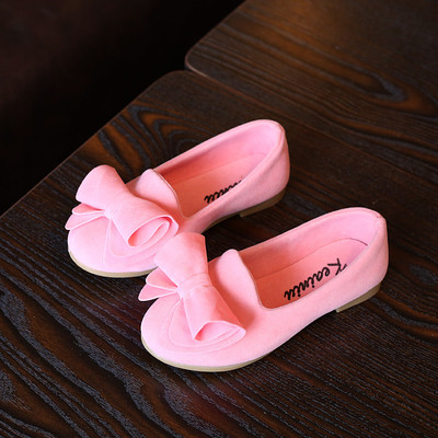 Γλυκά παιδικά μοκασίνια με κορδέλα σε διάφορα χρώματα κατάλληλα για τη καθημερινή ζωή