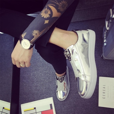 Πολύ κομψά ανδρικά πάνινα παπούτσια χωρίς διακοσμητικούς κρίκους σε διάφορα χρώματα