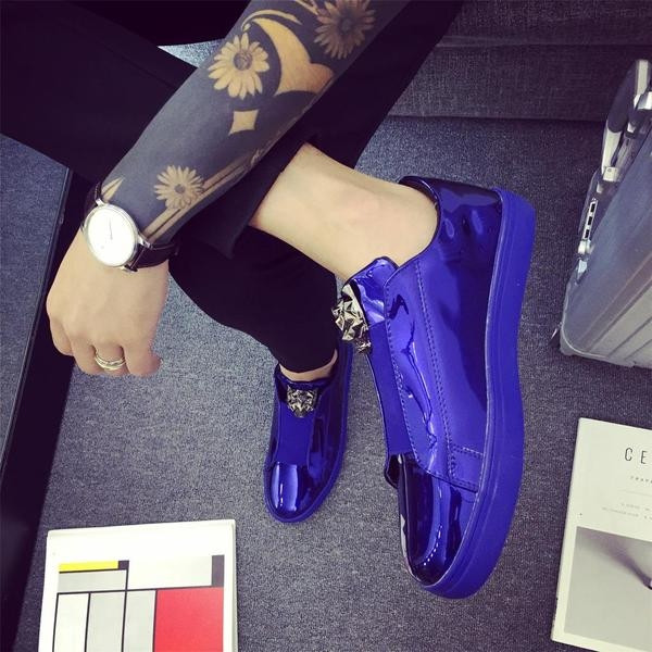 Πολύ κομψά ανδρικά πάνινα παπούτσια χωρίς διακοσμητικούς κρίκους σε διάφορα χρώματα