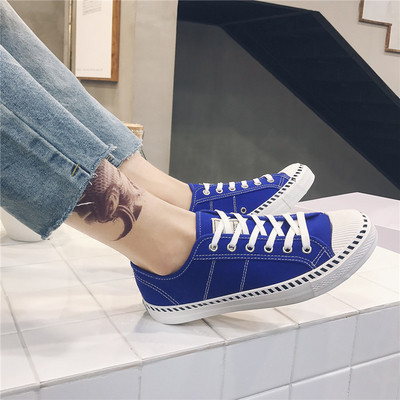 Ανδρικά πάνινα παπούτσια σε μπλε, λευκό και μαύρο χρώμα