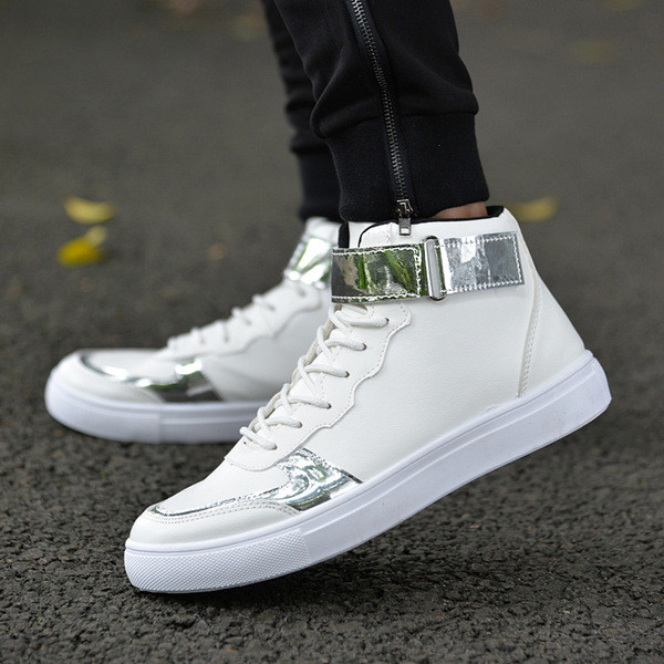 Ανδρικά αθλητικά πάνινα παπούτσια με γυαλιστερό περίβλημα γύρω από τον αστράγαλο σε μαύρο και άσπρο χρώμα