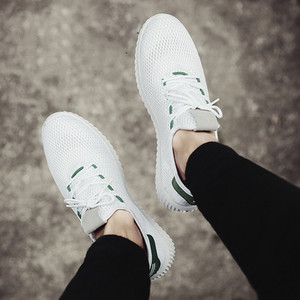 Αθλητικά αντρικά παπούτσια σε τρία χρώματα κατάλληλα για την καθημερινή ζωή