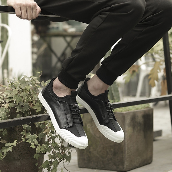 Πολύ κομψά ανδρικά πάνινα παπούτσια σε μαύρο χρώμα