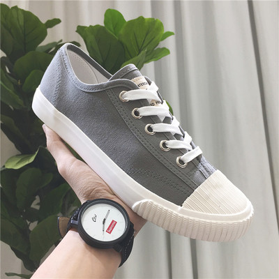 Κομψά πάνινα παπούτσια για άνδρες σε τρία χρώματα