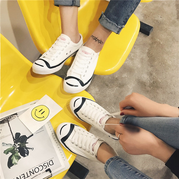 Κομψά ανδρικά πάνινα παπούτσια σε μαύρο, λευκό και κίτρινο χρώμα