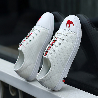 Ανδρικά πάνινα παπούτσια  σε λευκό, κόκκινο και μαύρο χρώμα