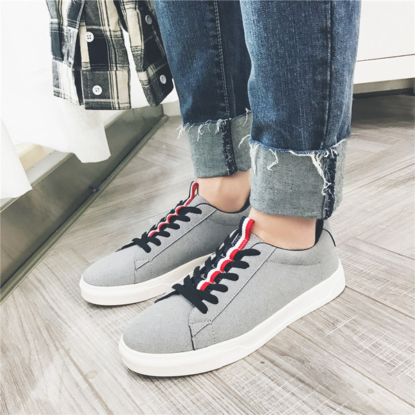 Κομψά ανδρικά πάνινα παπούτσια κατάλληλα για την καθημερινή ζωή σε δύο χρώματα