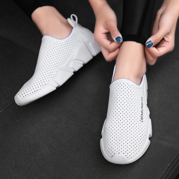 Αθλητικά αναπνεύσιμα πάνινα παπούτσια χωρίς κορδόνια σε τρία χρώματα