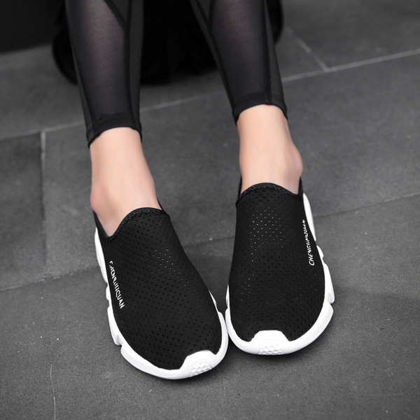 Αθλητικά αναπνεύσιμα πάνινα παπούτσια χωρίς κορδόνια σε τρία χρώματα