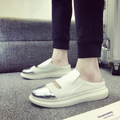 Ένα ενδιαφέρον μοντέλο ανδρικά μοκασίνια σε τρία χρώματα