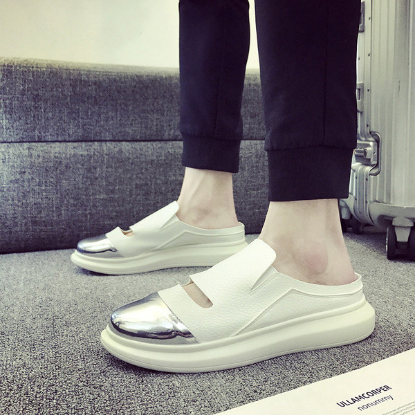 Ένα ενδιαφέρον μοντέλο ανδρικά μοκασίνια σε τρία χρώματα