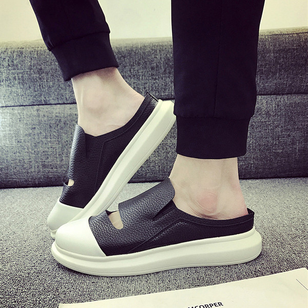 Ένα ενδιαφέρον μοντέλο ανδρικά μοκασίνια σε τρία χρώματα