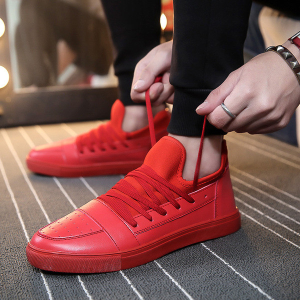 Κομψά ανδρικά παπούτσια  σε λευκό, κόκκινο και μαύρο χρώμα