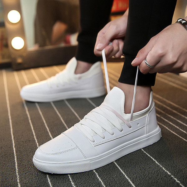 Κομψά ανδρικά παπούτσια  σε λευκό, κόκκινο και μαύρο χρώμα