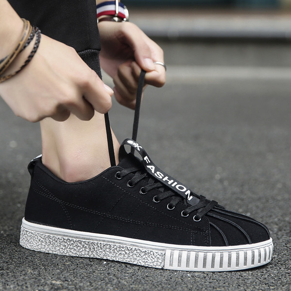 Κομψά πάνινα παπούτσια για άνδρες σε τρία χρώματα