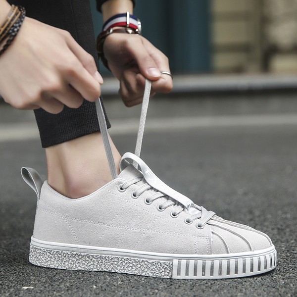 Κομψά πάνινα παπούτσια για άνδρες σε τρία χρώματα