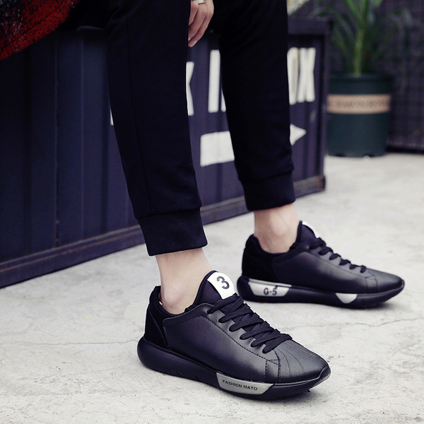 Όμορφα σπορ-κομψά πάνινα παπούτσια για άνδρες σε τρεις αποχρώσεις