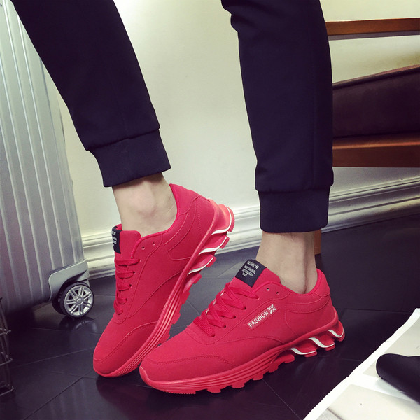 Αθλητικά παπούτσια ανδρικά σε λευκό, μαύρο και κόκκινο χρώμα