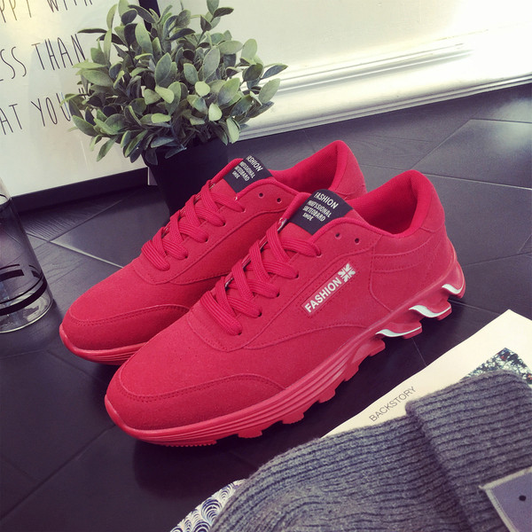 Αθλητικά παπούτσια ανδρικά σε λευκό, μαύρο και κόκκινο χρώμα