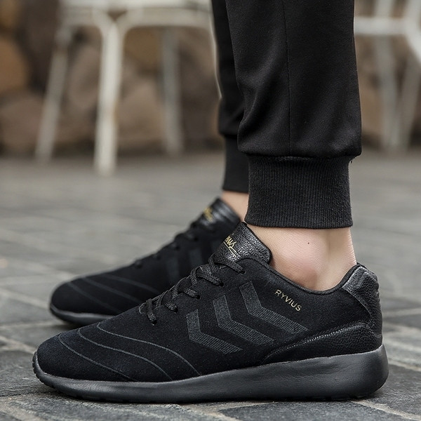 Αθλητικά αντρικά παπούτσια σε τρία χρώματα κατάλληλα για την καθημερινή ζωή