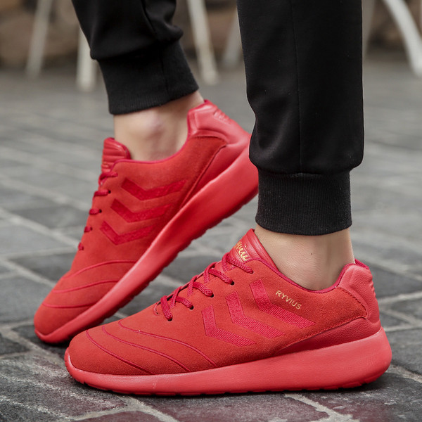 Αθλητικά αντρικά παπούτσια σε τρία χρώματα κατάλληλα για την καθημερινή ζωή