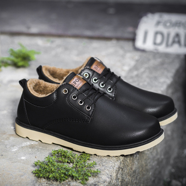 Χειμερινά και πολύ ζεστά ανδρικά παπούτσια με δεσμούς σε τρία διαφορετικά χρώματα
