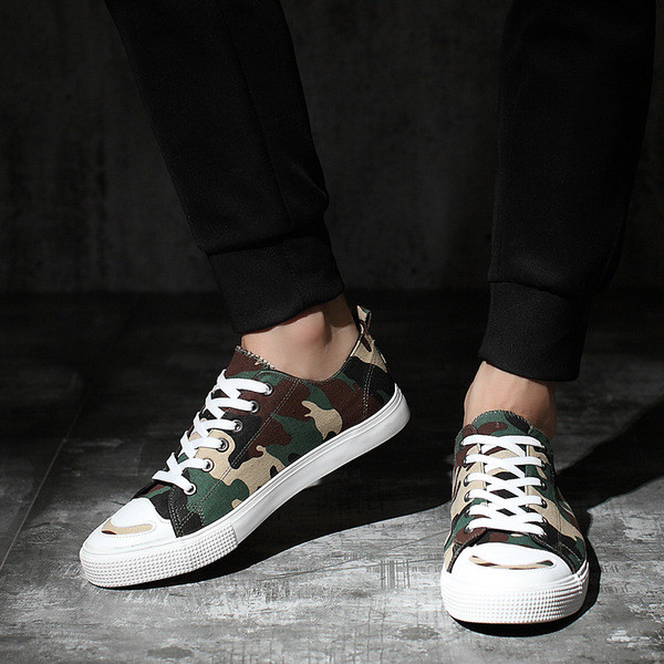 Casual αντρικά παπουτσιά σε μαύρα και καμουφλάζ χρώματα