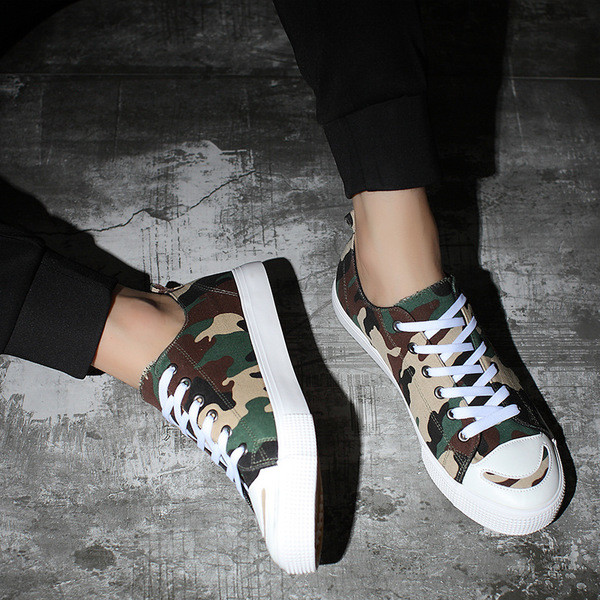 Casual αντρικά παπουτσιά σε μαύρα και καμουφλάζ χρώματα