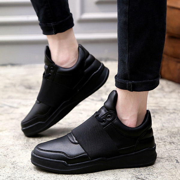 Πολύ όμορφα πάνινα παπούτσια ανδρικά που είναι κατάλληλα για τη καθημερινή ζωή