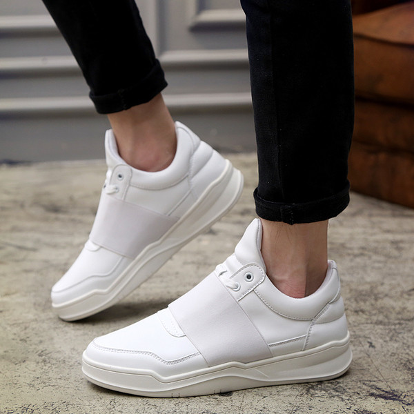 Πολύ όμορφα πάνινα παπούτσια ανδρικά που είναι κατάλληλα για τη καθημερινή ζωή