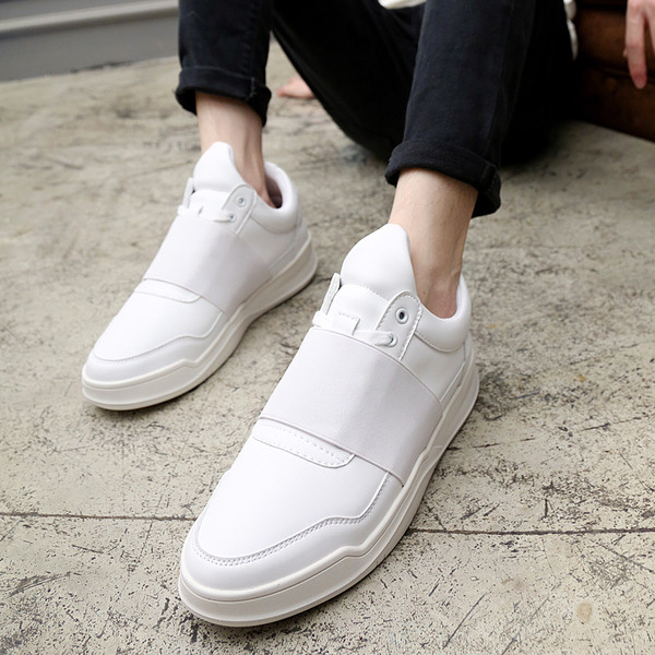 Πολύ όμορφα πάνινα παπούτσια ανδρικά που είναι κατάλληλα για τη καθημερινή ζωή