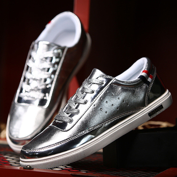 Πολύ όμορφα και λαμπερά ανδρικά πάνινα παπούτσια σε τρία χρώματα