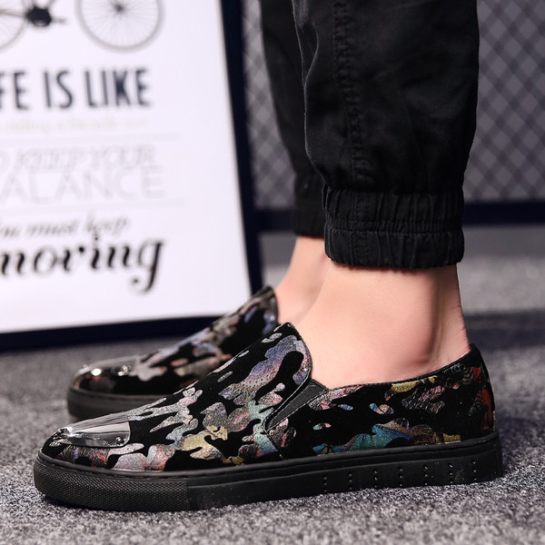 Πολύ όμορφα ανδρικά μοκασίνια κατάλληλα για την  καθημερινή ζωή σε δύο χρώματα