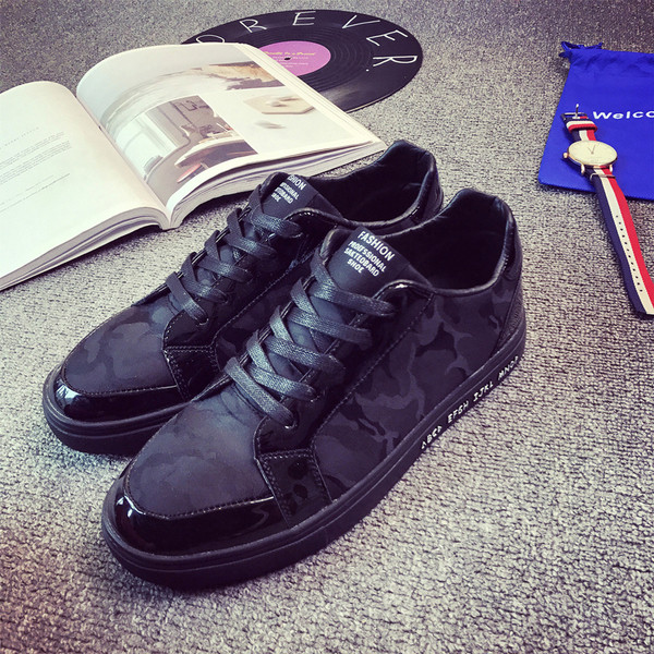 Κορυφαία πάνινα παπούτσια για άνδρες σε τρεις αποχρώσεις