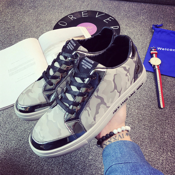 Κορυφαία πάνινα παπούτσια για άνδρες σε τρεις αποχρώσεις