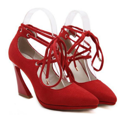 Стилни дамски затворени обувки на висок ток с римски връзки около глезена