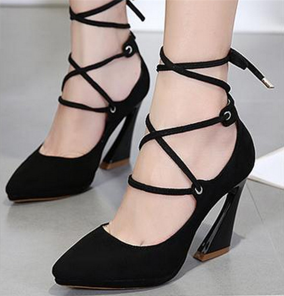 Стилни дамски затворени обувки на висок ток с римски връзки около глезена