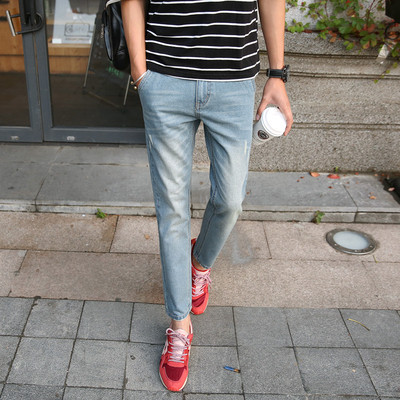 Ανδρικά τζιν παντελόνια  - μοντέλο με λεπτή εφαρμογή