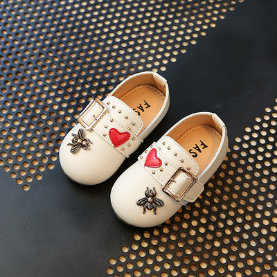 Παιδικά μοκασίνια  με μεταλλική διακόσμηση σε τρία χρώματα