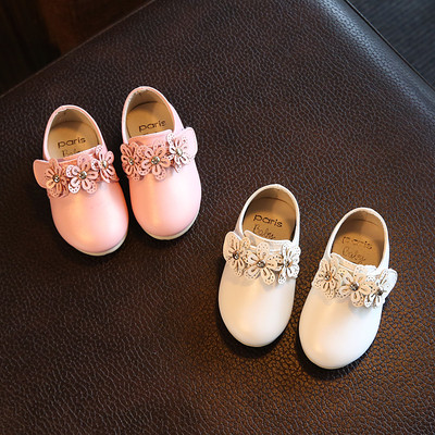 Нежни ежедневни обувки за момичета с декорация цветя в розов и бял цвят